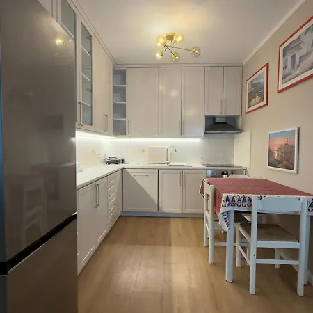 Stadium Escape アパート ティラナ