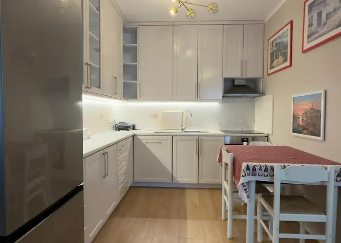 Stadium Escape アパート ティラナ